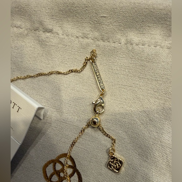 Brand New Kendra Scott Haley Bow Gold Pink Pendant Necklace - Picture 4 of 5